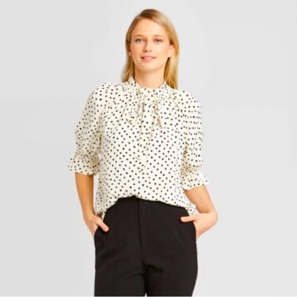 WHO WHAT WEAR Tie Neck Blouse With Painted Dots Size L